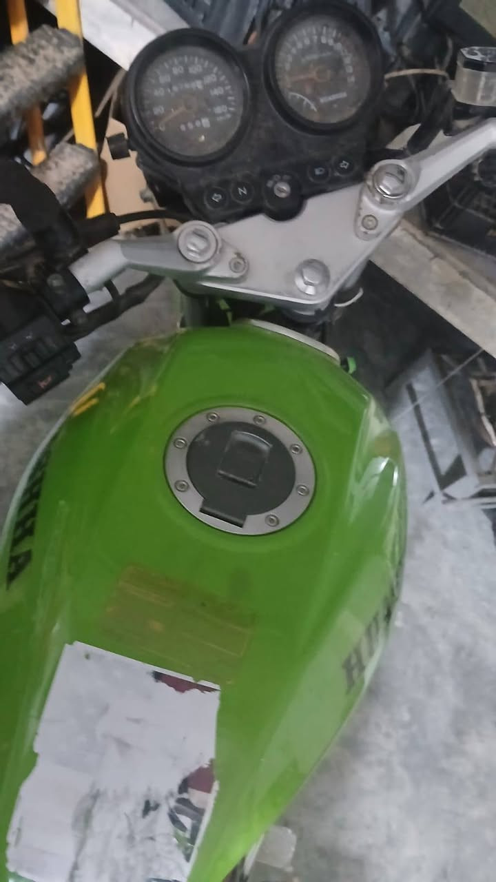 ماطور هيوشه موديل 2022
جديد كما  موضح بالصوره أوراق كمرك ومنفيس محرك بلاد كلشي شغال ماناقصه برغي ***********
