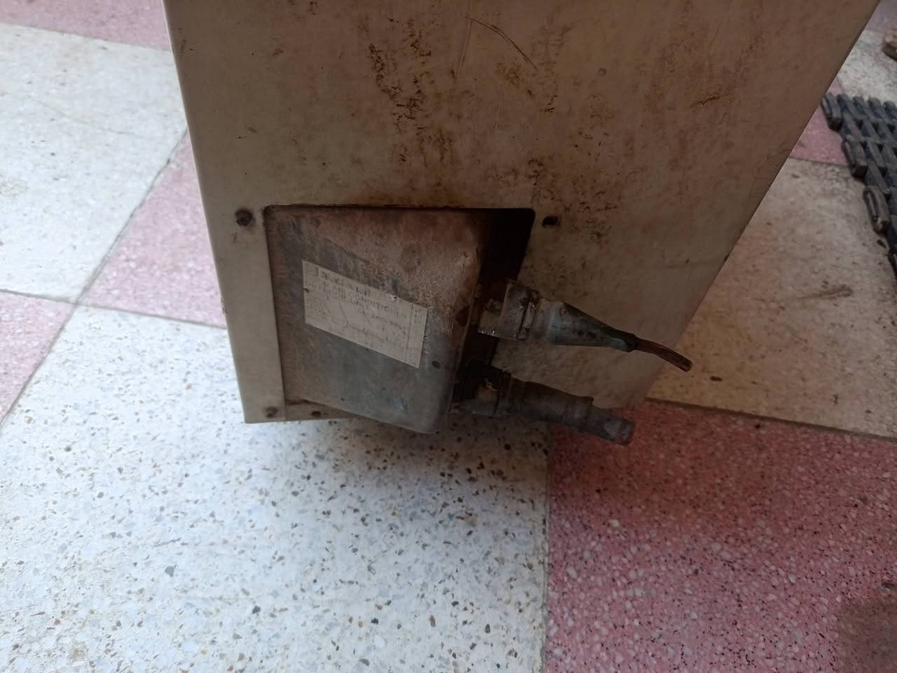 للبيع مكان بغداد الشعب سريدات فقط داخليه وخارجيه بدون  بواري ولا وايرات غازهن طيرته ماطوراتهم شغلات    ***********ا
