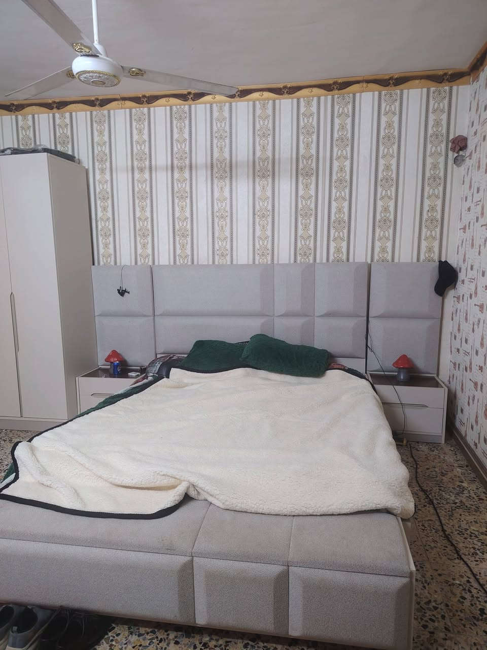 غرف النوم تركي 11قطع سعر 2500. وبيها مجال بسيط مكاني بغداد وهاذ رقمي 
***********

 جديده شخط ما بيها صارله عشر ايام من جبناها اتصل وتدلل
