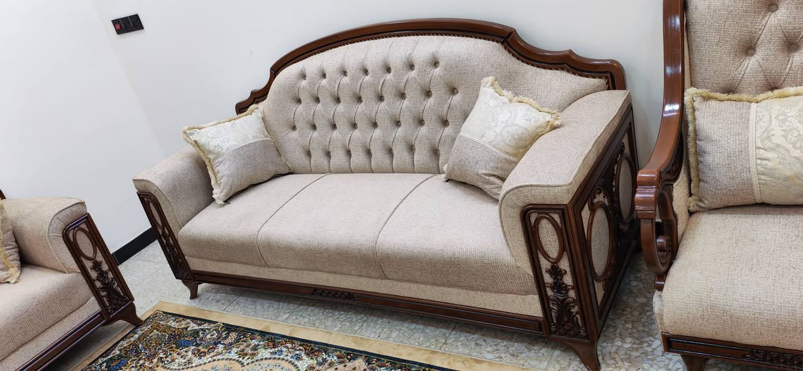 السلام عليكم تخم عراقي للبيع عشر مقاعد جديد ما مستخدم السعر, 1,300,000
الاستفسار إتصل على الرقم ***********
