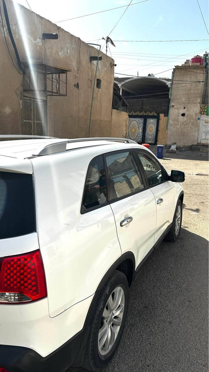 سورنتو بيضاء لون بغداد باسمي مشروع وطني مكاني بصره 6 سلندر 3 قطع تبريد تحكم ستيرن شاشه كامرا خلفيه عالي زنون مرايا شفط اشاير بالمرايا كير محرك كفاله تدفئه تبريد حداديه ***********   العنوان بصره العشار السعر 156 البصرة, العراق
