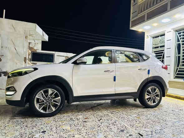 السلام عليكم توكسان 2018خليجي شركة الكاصد رقم بغداد باسمي كير مكينه حداديه كله مكفول تخم تاير جديد بيه رصعتين بل باب الخلفي بعدهن ممعدلات 
المواصفات 
شاشه كبيره 
كامره 
دبل لد 
يدات نيكل 
اشاير بل مري 
تحكمات استيرن
صاج 
تبريد قطعتين
ثلاث وضعيات قياده (ECO/SPOT/عادي)
مكينه(2000)
ماشيه 107كيلو 
معروفه موصفات الخليجي المكان بغداد السعر (175)وبيه مجال الستفسار (***********)
