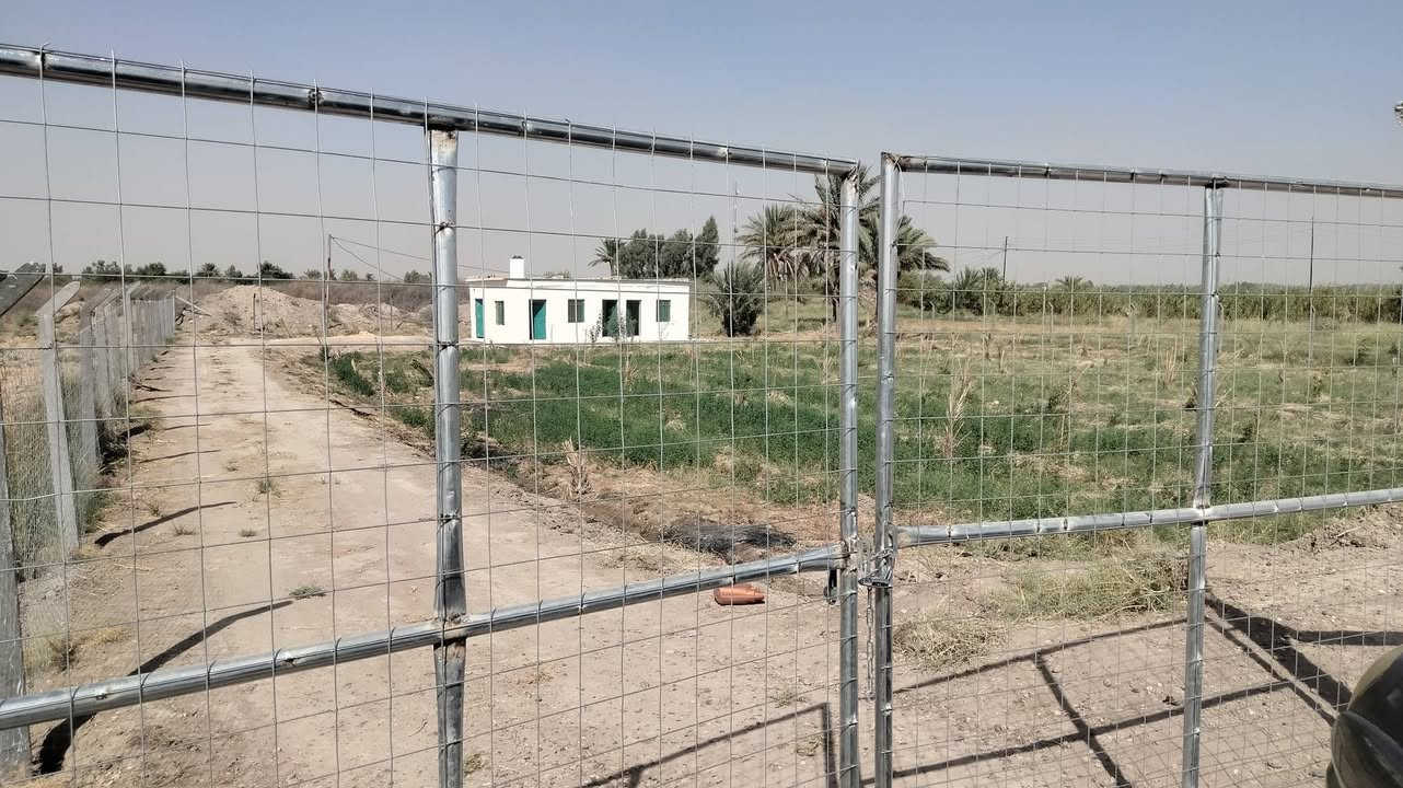 دونم و300 للبيع بعرب جبور شارع 37 قرب تل أعمر ومضيف شيخ شفيق المعجون الجبوري وبيه غرفتين وخدماتهن وكهرباء ومزروع نخل وجه التبليط 45 م 
السعر ب٥٠ واقع حال 
***********
ابو ليث
