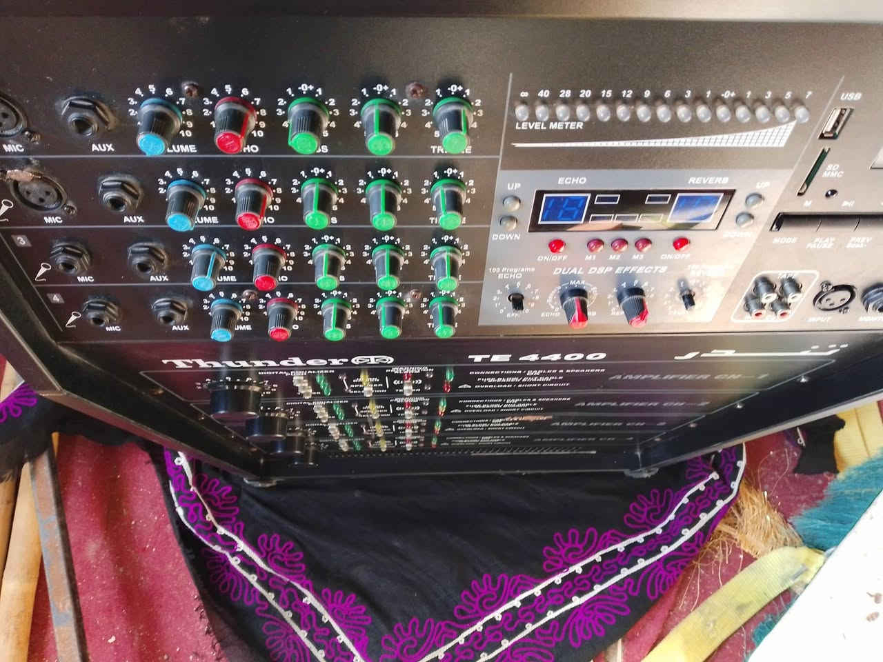 السلام عليكم جهاز تندر (4400)جهاز نضيف كلش ومستخدم شي قليل شراي يتصل وبي خير ويدلل ***********
