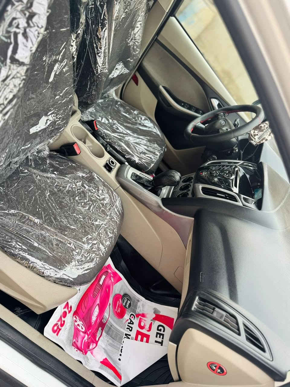 السلام عليكم
فورد فوكس موديل 2013 
خليجي شركه نيڤا كفاله عامه 
#السعر ( 94 ) $ ورقه
للاتصال***********
سيارة بدون صبغ بدون تبديل بدون ظرب
ابشرط هاي السونار 
سقف اسلايت ( الفتحه )
ماشيه 140 الف كيلو
محرك 4 سلندر بدون تيربو المرغوب 
دواخل عسلي جديد
كير محرك بشرط ممفتوح منه برغي
كشنات مخمل جديد
تبريد شغال 
تدفئه شغال
تحكم استيرن
فوليون 
تحديد سرعه 
شفتات استيرن
اشاره بالمري 
لايتات زنون    
طخم تايرات جديده
5 ويل كب بلاد
شرط تحويل و غرامه 
رقم سليمانيه جديد 
 سنويه  لحد 2029
عنوان ديالي خانقين
