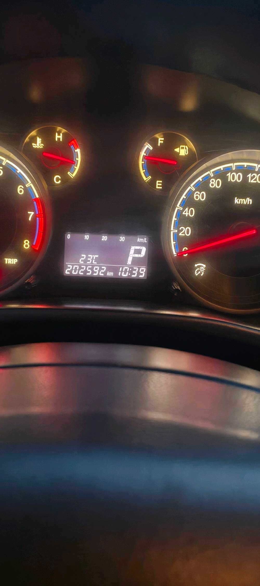 ‏سوزوكي SX4 موديل 2014 ياباني 🇯🇵اصلي
( خليجي )‏ لون احمر🍅 .. رقم بغداد 

‏محرك 2000 اقتصادي جدا و دبل كير اوتوماتيك عادي 

تبريدها فقط الكمبريسر عاطل شفتات بالستيرن ، تحكم ستيرن..ABS ..لايت زنون💡 ..تخم تاير

ويل كب بلادي.. داخل سياره نظيفة

‏صبغ رش فقط سبب الشخوط  عندي سونار

بلكات نوزلات فيت بم مجاول كله جديد 

صدر كامل كلة جديد

دهن الماني اصلي 

عنواني بغداد الشعب
***********

السعر70 بيها مجال بسيط جدا
