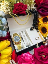 هدايا رجالية ونسائية • نماذج كثيرة • توصيل مجاني