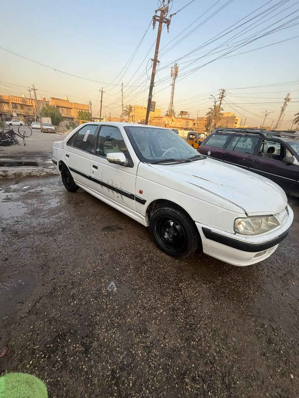 السلام عليكم بارص ١١ رقم بصره صاحبها بل بصره شرط التحويل بيها ضربه جنطه وبنيد واكعه عليه طابوكه مكينه بيها بدايه رنك تبريد شغال تخم تاير جديد تخم نوزل وبلكات جدد عليها غرامات ١٠٠ الف سعرها ٣٠ وبيها مجال للجادين ***********
