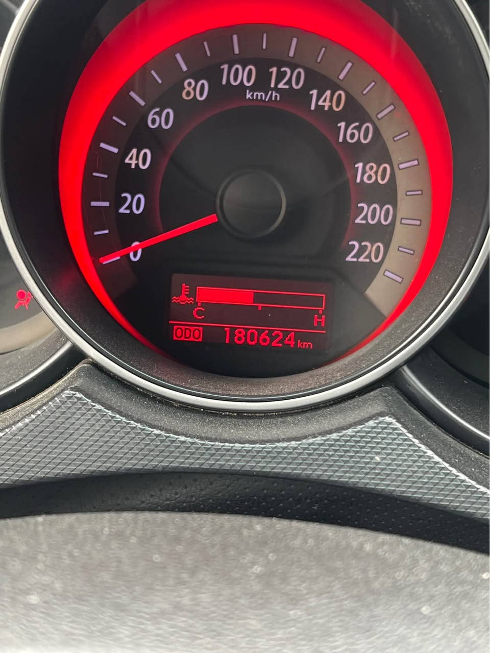 كيا سيراتو2012
رقم سنوي جديد 
تاير باتري جديد
180  المشي
كير محرك شرط  
اشاير لبمري 3كير
محرك مامفتوح(1600)دوش
جملغ ونص بوند صبغ بلا شاصي شرط
رقم تلفون***********  *********** دهوك, العراق
