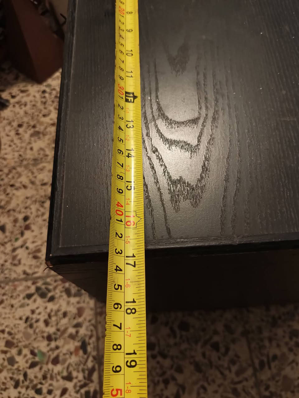 سبوفر غير كهربائي passive sub 
ماركة Paradigm  الكندية 
وزن ثقيل و حجم كبير كما موضح بالصور 
جدا مناسب للي عندة زوج سبيكرات ايضا باسف و يربط على مضخم لان الاشارة راح تدخل بي و تطلع للسبيكرات حتى اذا كان ماعندك مخرج للسبوفر ، و ايضا مناسب للمسرح المنزلي


**إذا كنت صاحب هذا الإعلان وتريد حذفه لأي سبب، رجاءا أرسل رسالة إلى الدعم الفني**