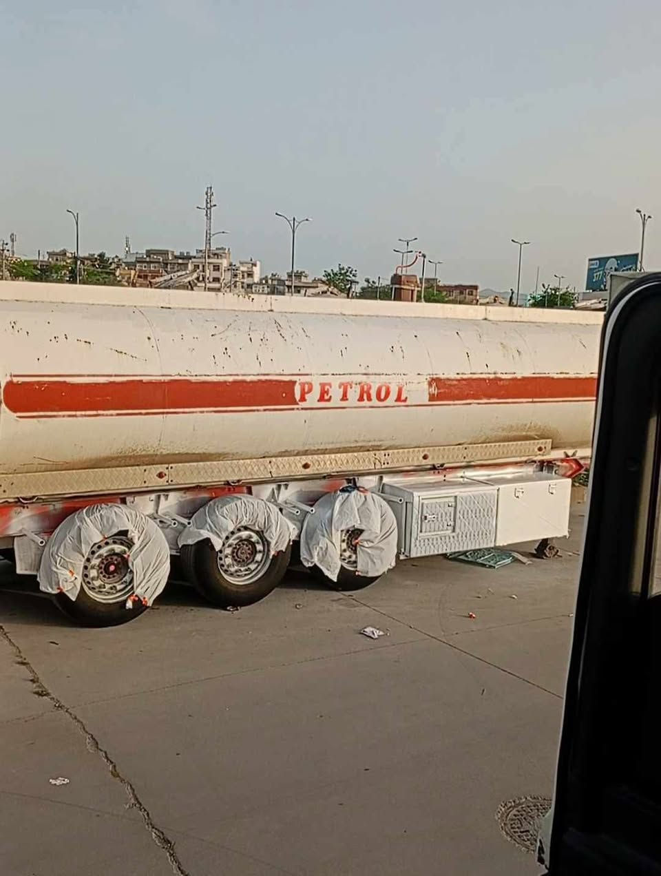 تەنکی بۆفرۆشتن علوجە شانسی بەشەرت دیسکەو زۆر جایزە لێ چونو کونی نیە حازرە بۆناو ئیش 
65$
***********
