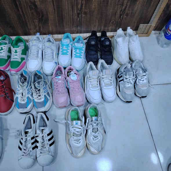 احذية 👢 نسائي بالة اوربي اصلي قياسات من 35 احد 40 بأسعار مناسبة العنوان الصوفيه سده قرب ملعب محمد حميد  ***********
