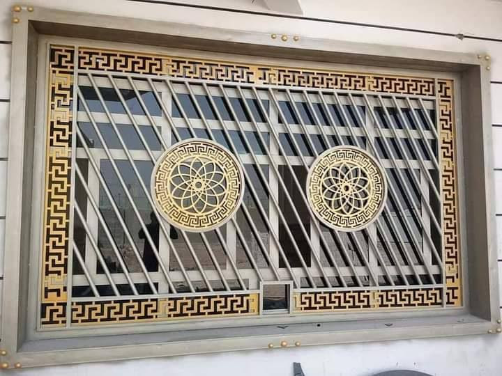 سلام عليكم اي شخص محتاج حداد لكافة أنواع الحدادة يجيك الباب سبع قصور حي اور مدينه الصدر شعب ابو فاطمه الحداد ***********
