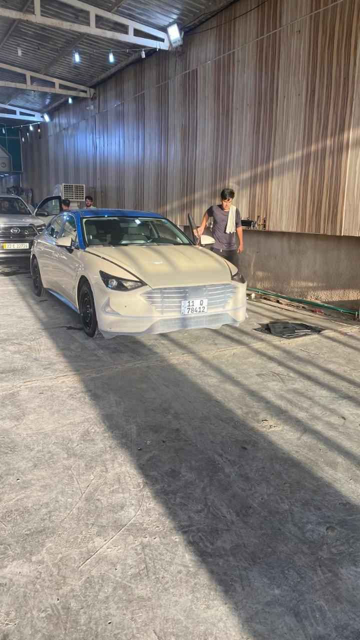 السلام عليكم سوناته ٢٠٢٣ اصل  تكسي دبي للبيع 
بيهه طخطخات بسيطه كلش 
السياره حداديه  صدر خير من الله 
المكينه بيهه خشونه بس صافيه ما تخربط
المواصفات معروفه فول ما عده الفتحه 
السياره يرادلهه ترتيب بسيط 
ماشيه ٣٨٠ الف  حقيقي 
للاستفسار اكثر : ***********
حلال  ابو شهم 
عنوان السياره بسمايه بغداد, العراق
