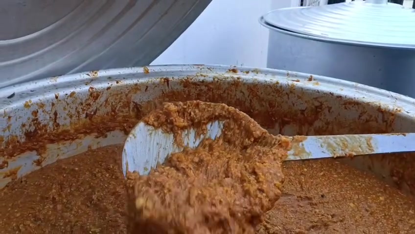 بسم الله الرحمن الرحيم
{وَمَن يُعَظِّمْ شَعَائِرَ اللَّهِ فَإِنَّهَا مِن تَقْوَى الْقُلُوبِ}

يعلن الطباخ أبو فارس الحسيني عن استعداده لتجهيز وطبخ القيمه النجفيه  والاكلات في المناسبات الدينية والشعائر الحسينيه في محرم وصفر ، بخبرة تمتد لأكثر من 35 عاماً في خدمة آل البيت عليهم السلام والمواكب الحسينية.

نتميز بالقيمة النجفية الأصيلة وكافة الاكلات، وشغلنا واضح بالصور وشهادة الزبائن خير دليل على الجودة والإتقان. 

والله ولي التوفيق 

للتواصل/ رقم /*********** 
يوجد واتساب

