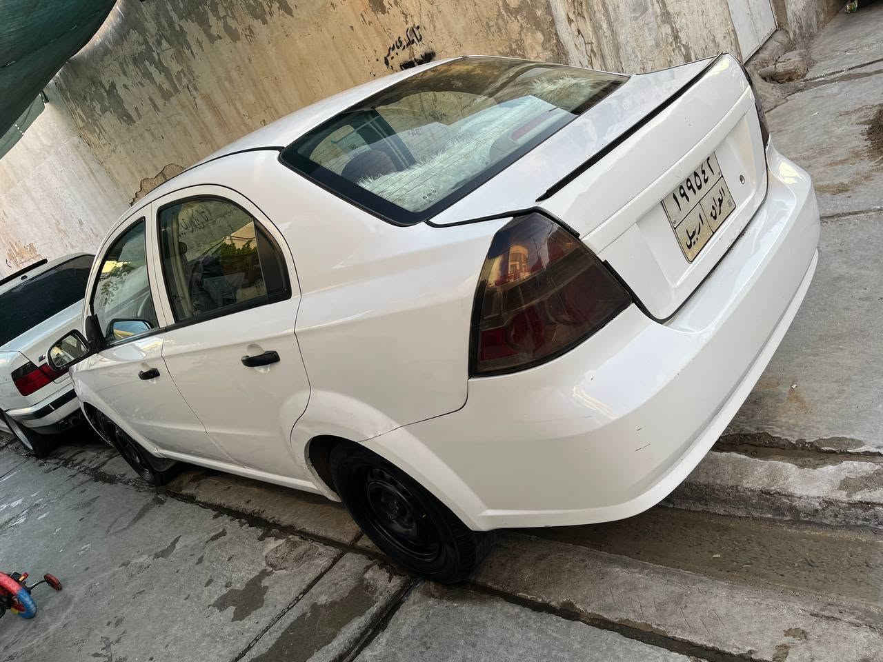 📣 شۆفرلێت ئاڤیۆ ٢٠١١ بۆ فرۆشتن (Chevrolet Aveo)

​سڵاو هاوڕێیان، سەیارەیەکی پاک و کەم مەسروفم هەیە بۆ فرۆشتن، زۆر گونجاوە

​🔹 مواسەفات و زانیارییەکانی سەیارەکە:

​مۆدێل: ٢٠١١

​ڕەنگ: سپی

​ناوەوە: زەرد (ناوزەرد)

​گێڕ: عادی

​مەکینە: بچووک (زۆر ئابووری و کەم بەنزینە)

​رۆیشتوو: ٣١٩,٠٠٠ کیلۆمەتر

​🔹 دۆخی پاکی و بەشەرتەکان:

​بۆیاخ: سبوخی عام نییە، بەڵام  بەعام دەی فرۆشم

​شاسی و بەشەرت: وەرگەڕان و بڕانەوەی بەشەرتە و هیچ عەیبێکی نییە.

​سەنەوی: پێویستی بە نوێکردنەوە هەیە (لە ساڵی ٢٠٢٦ بەسەرچووە).

​📍 نرخ و ناونیشان:

​نرخ: ٥٦ وەرەقە ($٥,٦٠٠) و کەمێک مەجالی تێدایە .

​ناونیشان: هەولێر

​📞 بۆ پەیوەندی و کڕین: *********** یان نامە بنێرە أربيل, العراق
