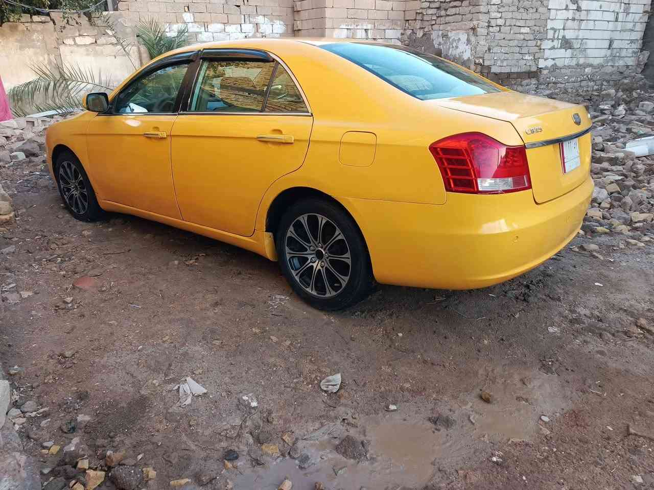 مرخصة الادمن سلام وعليكم شباب امكراند للبيع مديل 13بسمي  تحويل مباشر رقم كربلاء جاهزه  السيارة نقصه بس كمبريسر احتركوهدي تخم تار جديد باتري جديد زنون عالي وناصي  وعدي فحص كريم حسون  كير ومحرك خير من الله مسيبوشي  2400  مكانه ناصريه ***********
