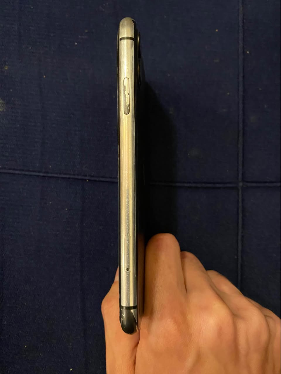 11 عادي 
ذاكره 128 
بطارية 80 مامبدل ولا قطعة 
بي فطر بالظهر بس مماثر علية بشي
السعر 200 الف وبي مجال للشراي 
*********** للاستفسار النجف, العراق
