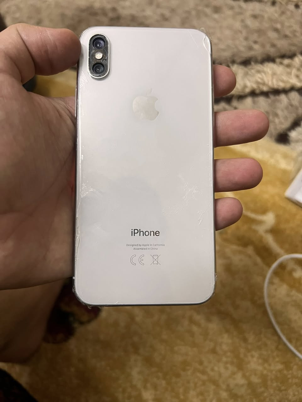 سلام عليكم جهاز x للبيع 
ذاكره256 
بطاريه 64 بلاديه 
جهاز ما مفتوح 
عيبه الكامره مطكعه والكامره الثانيه الاماميه ما بيها كل عيب 
فيس ايدي شغال 
بي نقطه بنص الشاشه ما تبين اصلا خفيفه حيل 
سعر 80 وبي مجال قليل ***********
