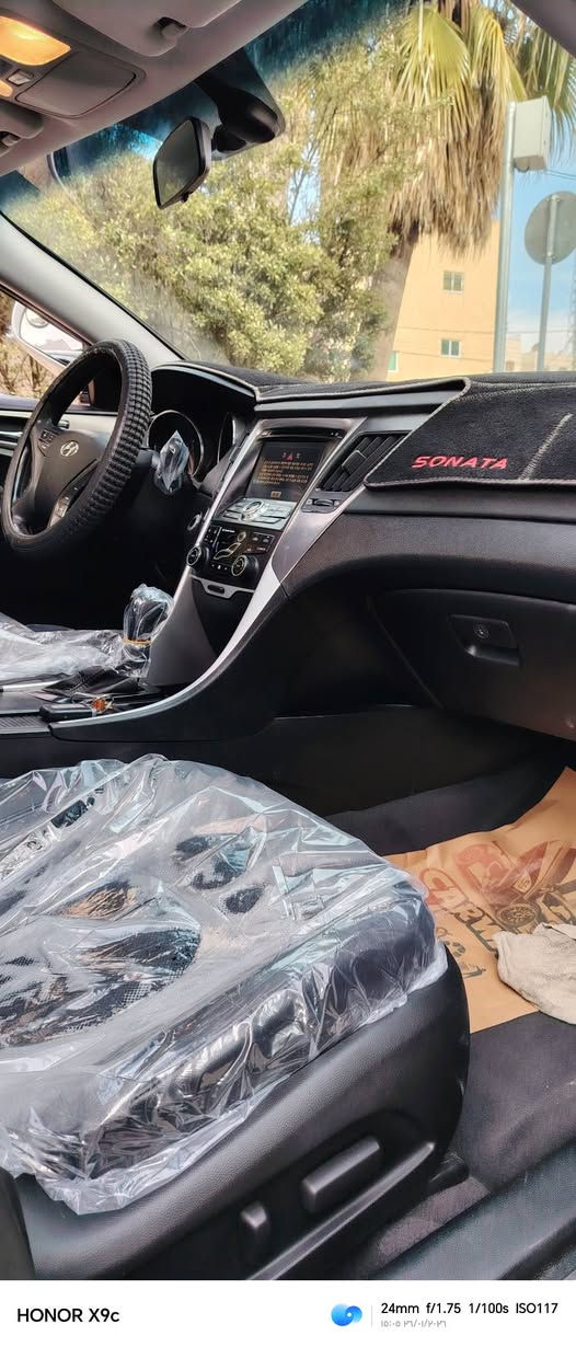 هيونداي سوناتا 2012 فحص 
  مالك واحد أعلا صنف رويل 
 فحص 3جيد واحد قصه شنكل  لا يوجد ملاحظات 
وأرد كوريا 
هايبرد
فحص كامل 
فل كامل صنف  بانورما 
 كراسي مومري 

كراسي جلد مدفئة مبراد
 تحكم طارة كامل 

كراسي كهرباء   
شاشة اصليه 
كاميرا خلفية

اضويه اماميه هلوجين 
نظام Eco لتوفير بنزين
الجير  6 غيار توب ترونيك 
تحكم طاره كامل
مثبت سرعة

حمالة نظارات
قفل مركزي
دخول بصمه
تشغيل بصمه
صندوق بصمه
إنارة ترحيب
شاشه 
مسجل الأصلي فل إضافات 
بلوتوث 
جنط 17 الأصلي 
كوشوك جديد  
مري كهربائيه 
مانع انزلاق
مري غماز
مكيف حامي بارد شغال %100
غرفه جلد بوضع الشركة 
 موري طوي 

 ترخيص سنه
 
للاستفسار يرجى الاتصال 0776079175 
السعر8400


**إذا كنت صاحب هذا الإعلان وتريد حذفه لأي سبب، رجاءا أرسل رسالة إلى الدعم الفني**