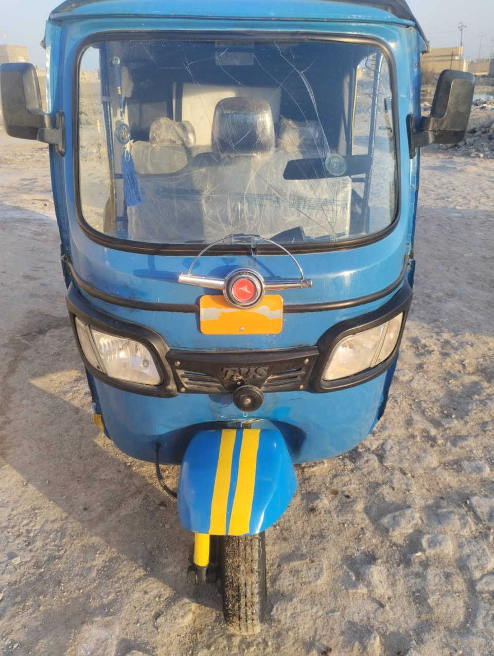 سلام عليكم تكتك للبيع موديل 21بشهر 5قضاء نصر محرك كارتون عله سحك كهربائيات جاهزه وتخم تاير جديد السعر خاص  الاستفسار ***********
