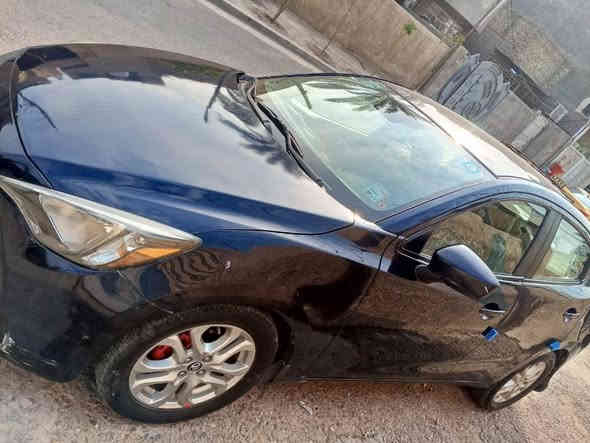 السلام عليكم للبيع كورله يارس موديل 18 السياره جاهزه محرك كير تبريد مكفولات تخم تاير صدر خير من الله مواصفاتها بصمه رادار امامي انضمه قياده لد امامي خلفي السياره وارد امريكي حادثه جامرلوغ او ابنيد  
السياره رقم بغداد دولي بسمي تحويل مباشر مكاني بغداد حي العامل الاتصال *********** السعر 90 بيه مجال للشراي بغداد
