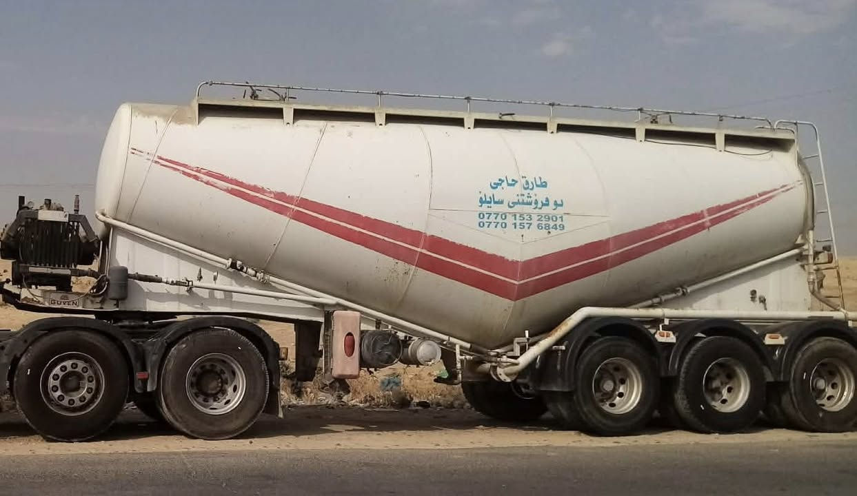 السلام عليكم للبيع سايلو سمنت فقط (بطل) شركة طارق حاجي موديل 2013 نظيف وشرط تخم تاير عالشغل مباشر 
مكان الشرقاط للاستفسار اكثر الاتصال ***********
