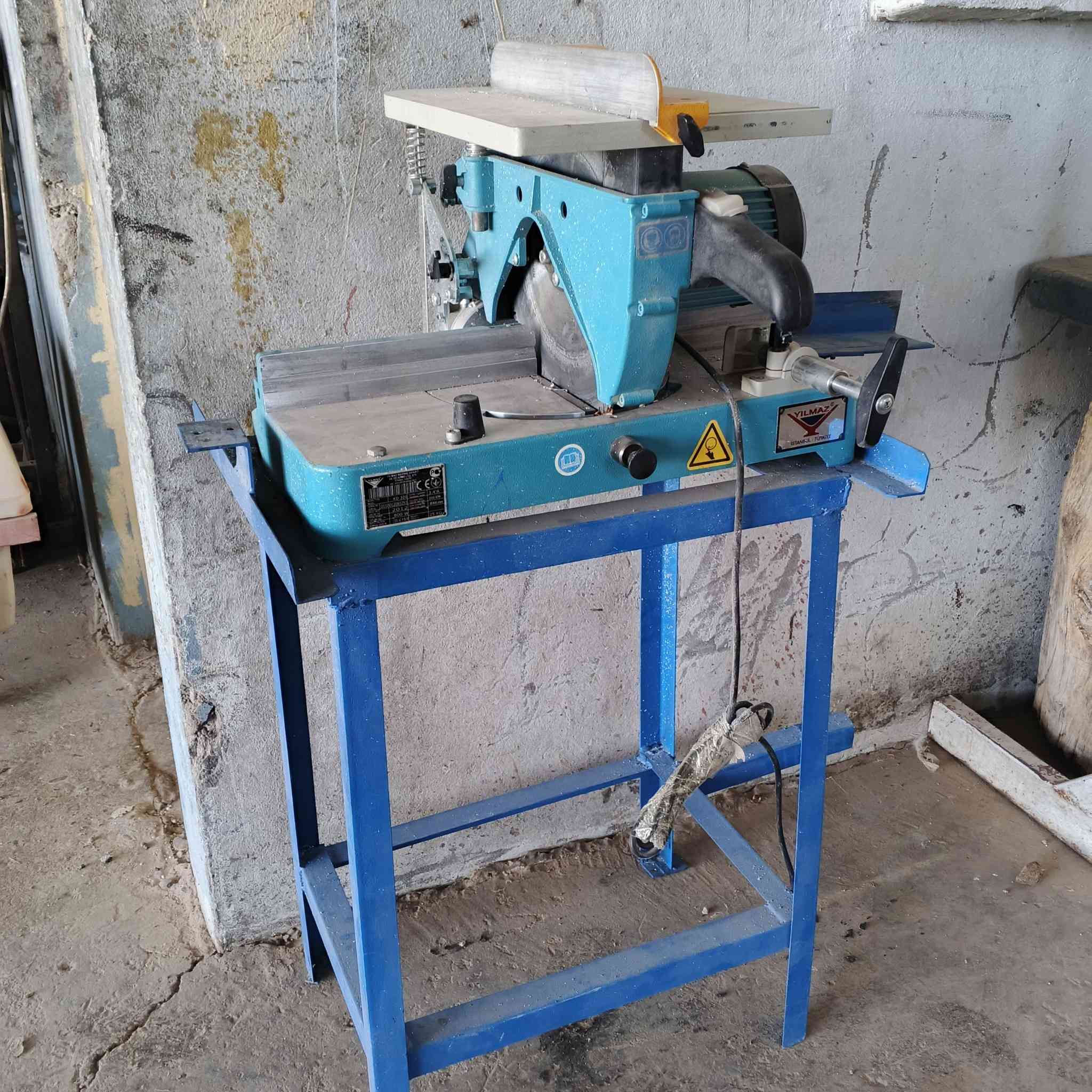 للبيع
معمل الالمنيوم كامل مابي اي نقص نصب واشتغل
***********
