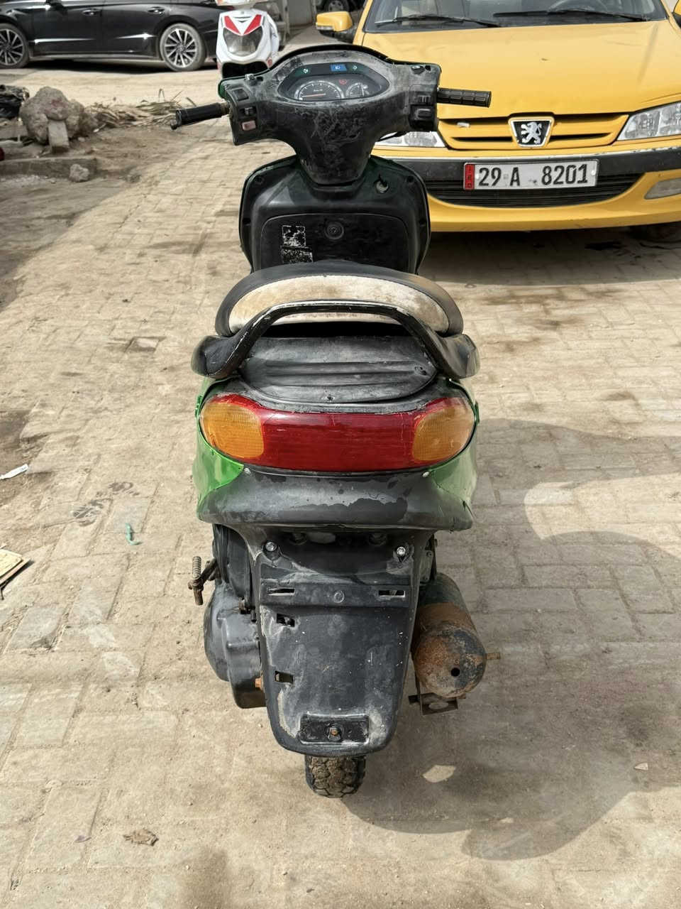 دراجه البيع دوالفين نضيفه مكينه لادخان وصوته ناعم سعره 250 وبيه مجال دراجه مال جناي بيه ترتبات مكاني شاميه شراي تصل ***********
