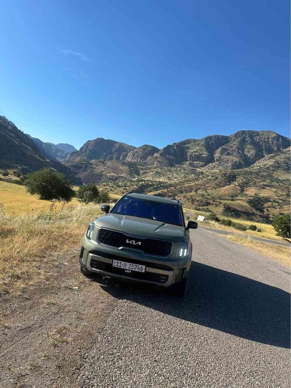 2023 Kia Telluride SX Prestige X-Line
اعلى فئة بالتلورايد 
المواصفات
٥ كامرات ٣٦٠ درجه المراة الداخليه عباره عن كامره
حساسات ٣٦٠ درجه 
٤ كراسي تدفئه وتبريد 
كراسي الخلفيه VIP منفصله
كراسي جلد ٧ راكب 
كراسي كهرباء 
ستيرن هيتر 
شاشه ابل بلي
٥ منظومات قياده 
السقف كانتيره
دبل فتحه بالسقف
حجم الويل ٢٠
لون الداخل السياره نفس الخارج هم اخضر 
تشغيل عن بعد 
داتا شو 
سماعات هيرمن 
بيها نظام التحدث عبر السماعات خاف الي كاعد ليوره ميسمعك يطلع صوتك من السماعات
وبعد كولش هوايه مواصفات 
السياره بدون قطره صبغ بدون بارد 
مغلفة افلام حماية بالكامل حتى القماره 
جامات الخلفيه تجي مضلله بلادي واني مبدلهن اصيليات بدون تظليل والمظللات موجودات تاخذهن ويه السياره 
اي نقص مابيها حادثها مجرد مي داخل لحد الدوسه السياره جتي ماشيه ٩ الاف هسه حاليا ماشيه ٤٨ الف كيلو من اجتي لحد لان اي ضوه تحذير مشتغل ولا مبدل اي شي بالسياره ع البلاد على وضع الشركه للاستفسار *********** بغداد, العراق
