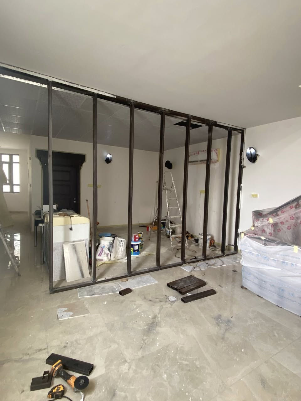 حداده الشريك
عمل كافه أعمال الحديد +الديكورات 
علي الحداد***********
