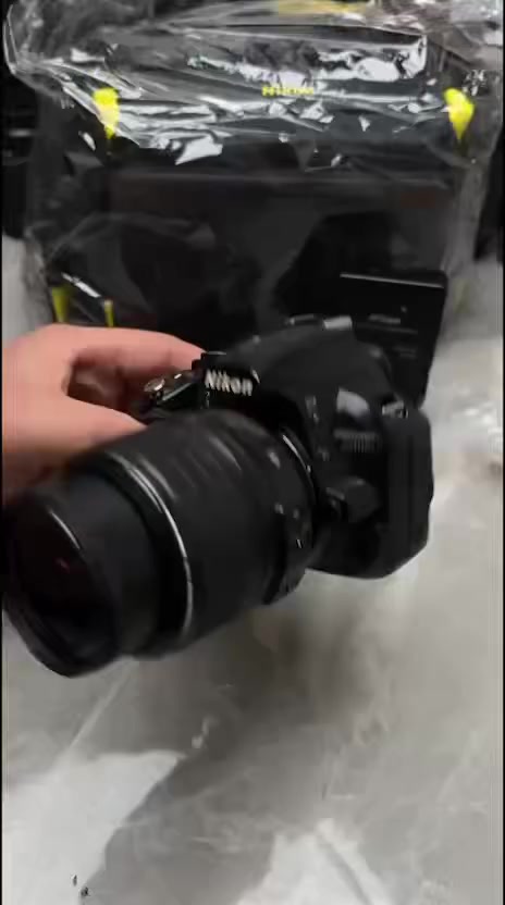 سلام عليكم  كامره نيكون 3100كامره كلش نضيفه شوفت عينك ملحقات كامله مكاني بصره عشار وهاذ رقمي ***********وسعر خاص
