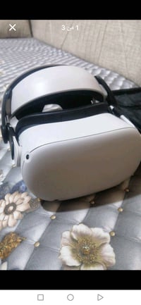 سعره 275الف وبيها مجال بسيط نضاره في ار ميتا كويست 2 استخدام قليل كلش ...