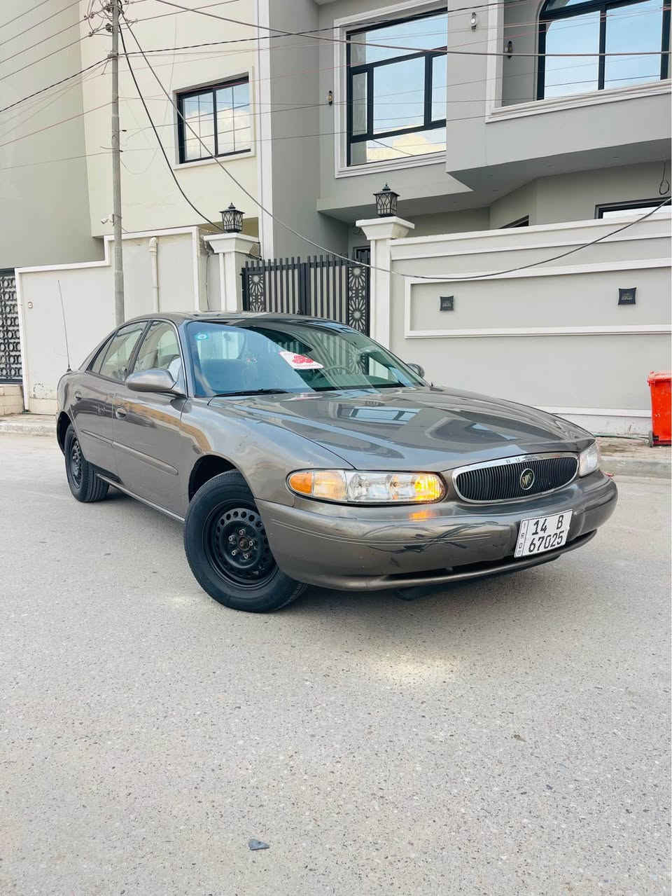 سلام عليكم 
للبيع أو مراوس 
بيوك 2004 تسجيل جديد مزاد كمركي 
مكفوله ضربه وصبغ وتبديل حتى الدعاميات هزه جديده وأرقام جدد تحويل ثاني يوم سياره جاهزه مكينه كير حداديه تبريد كله بلاد تخم تاير وباتري عبوه فيتبم مابيه نقص الحمدالله محرك 3100 سته سلندر كير تعليك جاهزه مابيه نقص مكاني البصره الجبيله قرب مول بصره تايم سكوير 
للاستفسار 
*********** البصرة, العراق
