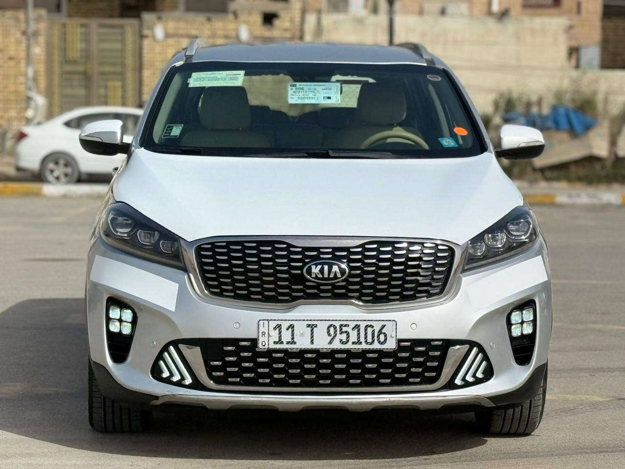 سلام عليكم سورنتو 2016وارد خليجي مكفوله من الضربه والتبديل بيها رشات صبغ اثر جراد خفيف
رقم بغداد دولي

مواصفات فول عدا البصمه

كشنات جلد كهربائيه

كامره حساسات لد امامي خلفي

7راكب 6سنلدر 3قطع تبريد السياره جاهزه من كلشي السعر168وبيها مجال ‭ ‭٠٧٨٣ ١٣٠ ٨٣٨٦‬
