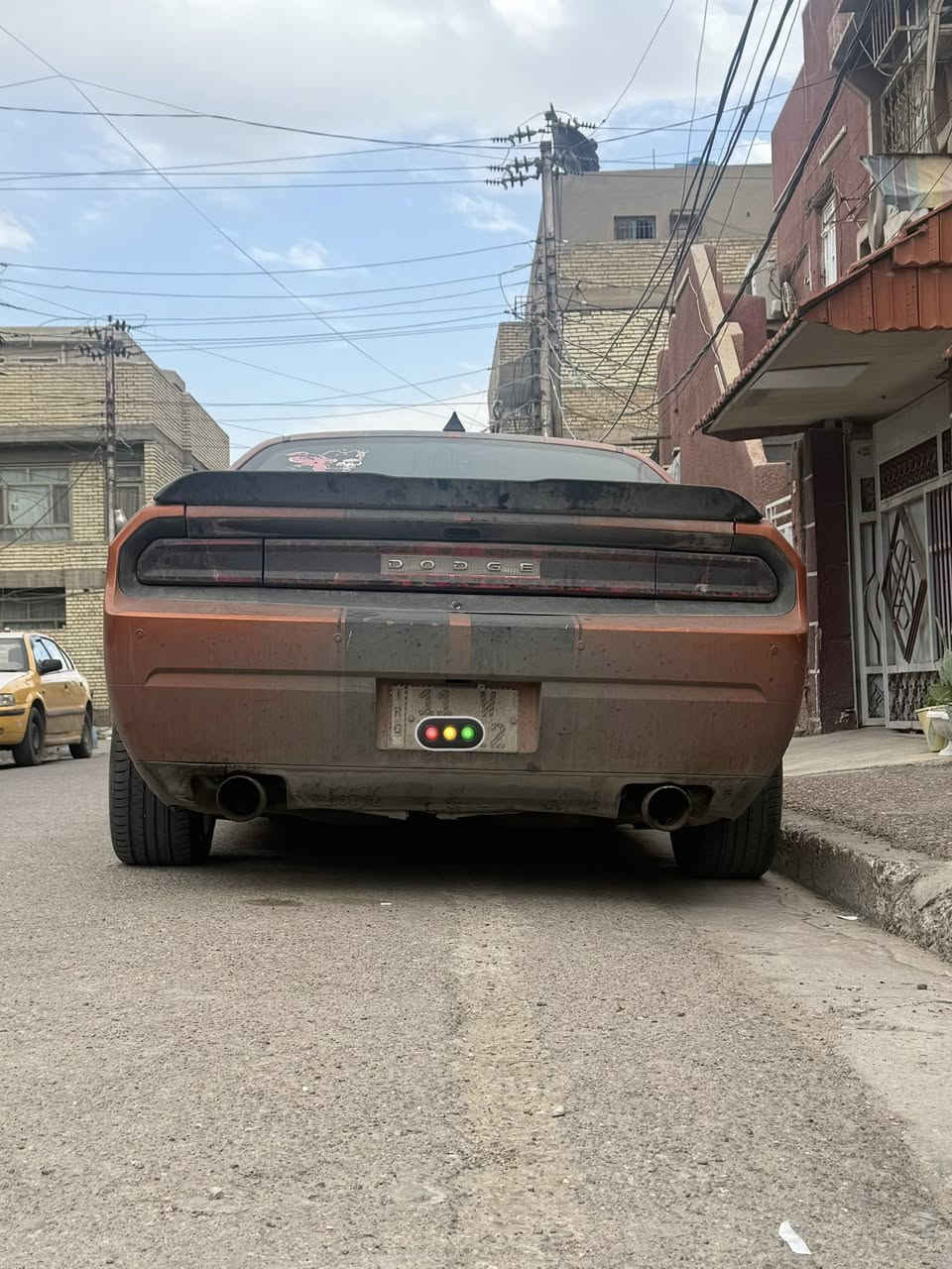 السلام عليكم
للبيع فقط 

جالنجر 2011  V6  3600cc

رقم بغداد الجديد باسمي 

سنويه لحد 2030  هزه شهر 10/2026

وارد كندي قطعتين بدون ايرباك 

مواصفات 

بصمه ،، دخول ذكي ،، شاشة ،، كشنات جلد 

عليها مكينه مال 2018 جديده 

كير بي صوت بولبرن 

صدر خلفي امامي نص عمر 

بيها داينموا ،، راديتر ،، فلنجات امامي خلفي مال كصه 
ويل نجمه خسفه قويه حجم 20 

عليها عدسات زرع 300 $

السعر 8500 $  (( 85 ورقه )) بيها مجال قليل 

السياره عندي 4 سنين خير من الله 

مكاني بغداد 

***********
