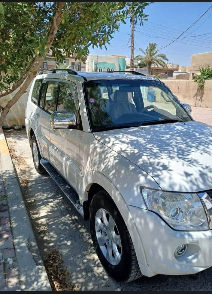 السلام عليكم  باجيرو موديل 2014 حبتور محرك 6 سلندر 3500 كير محرك مكفول سياره مكفوله كفاله عامه ماشيه ١٠٨
فتحة كشنات جلد حاكيه زراك لايت 
كشنات كهربائية شاشه حجم كبير ٧راكب دمام خلفي 
٣ قطع تبريد مري شفط دفع رباعي
٥ ويل ثلاجة مري شفط حساس خلفي
كامره خلفيه تخم تاير جديد
مع صدر خلفي امامي جديد رقم بغداد بسمي الجديد سياره كلش جديده السعر ١٦٣ اوبيها مجال 
***********

