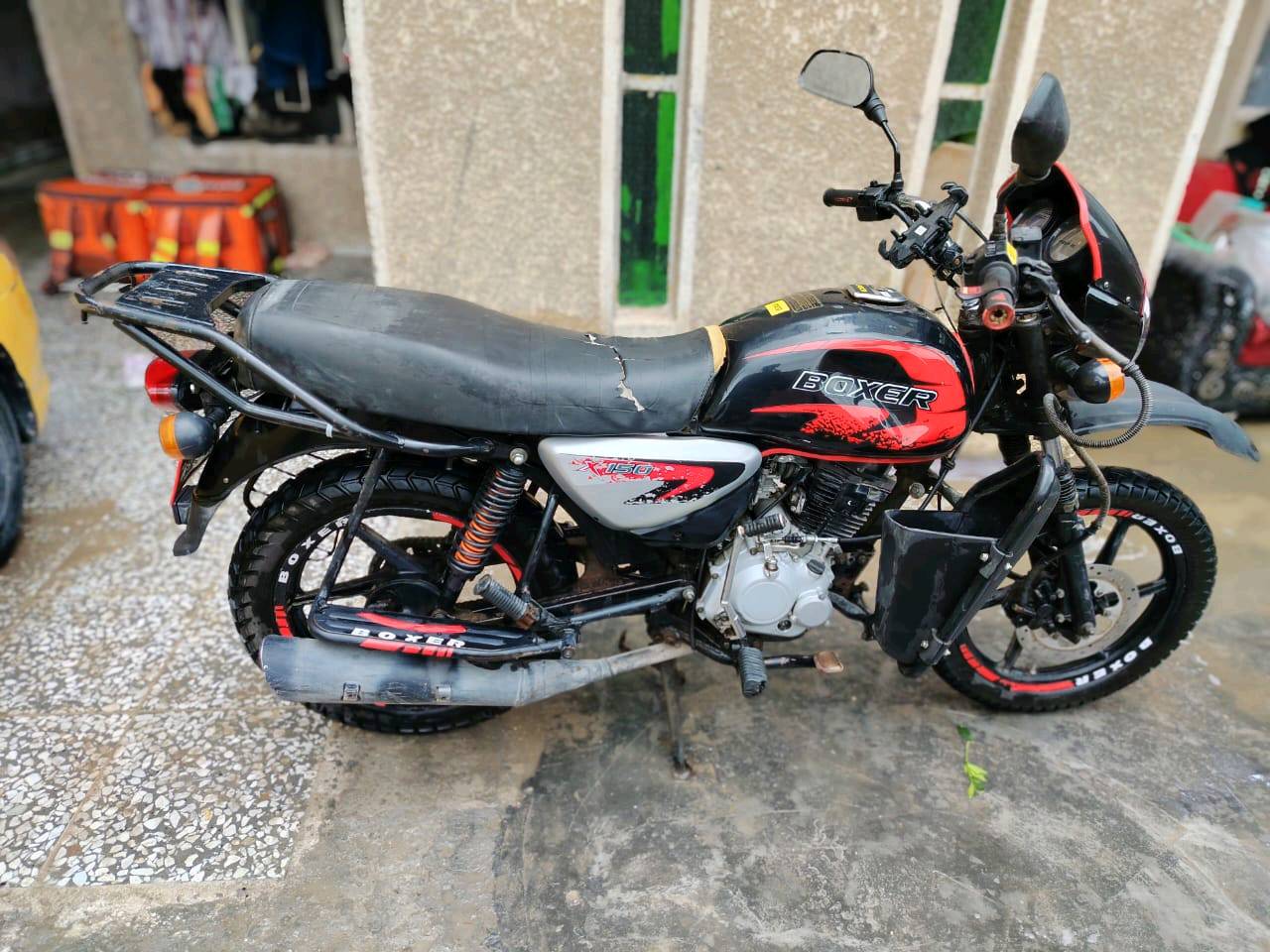 السلام عليكم دراجه بوكسر موديل 2021 شهر 11 شكل 2022 دراجه مكفوله من محرك شاصي كهربائيات دراجه خير من الله مجفته تجفيت جديد اجزاء المحرك كلهه مبدله كلفني 525000 ما عفت شي ما بدلته جديد يم بوكسر زيونه ضمان مدى الحياه على الغراض تحويل مباشر ثاني يوم ارقام انكليزيه طالعه بس تستلمهه سنويتهه لل28 عداد الكتروني الدراجه تشغل و تطلع وين ما تريد بس دبلاتهه شويه تعبانات يرادلهن تجفيت ب30 الف الباقي خير من الله 

السعر مليونين و ربع (2.250.000)و بيهه مجال
مكاني بغداد شهداء العبيدي
واتساب/***********