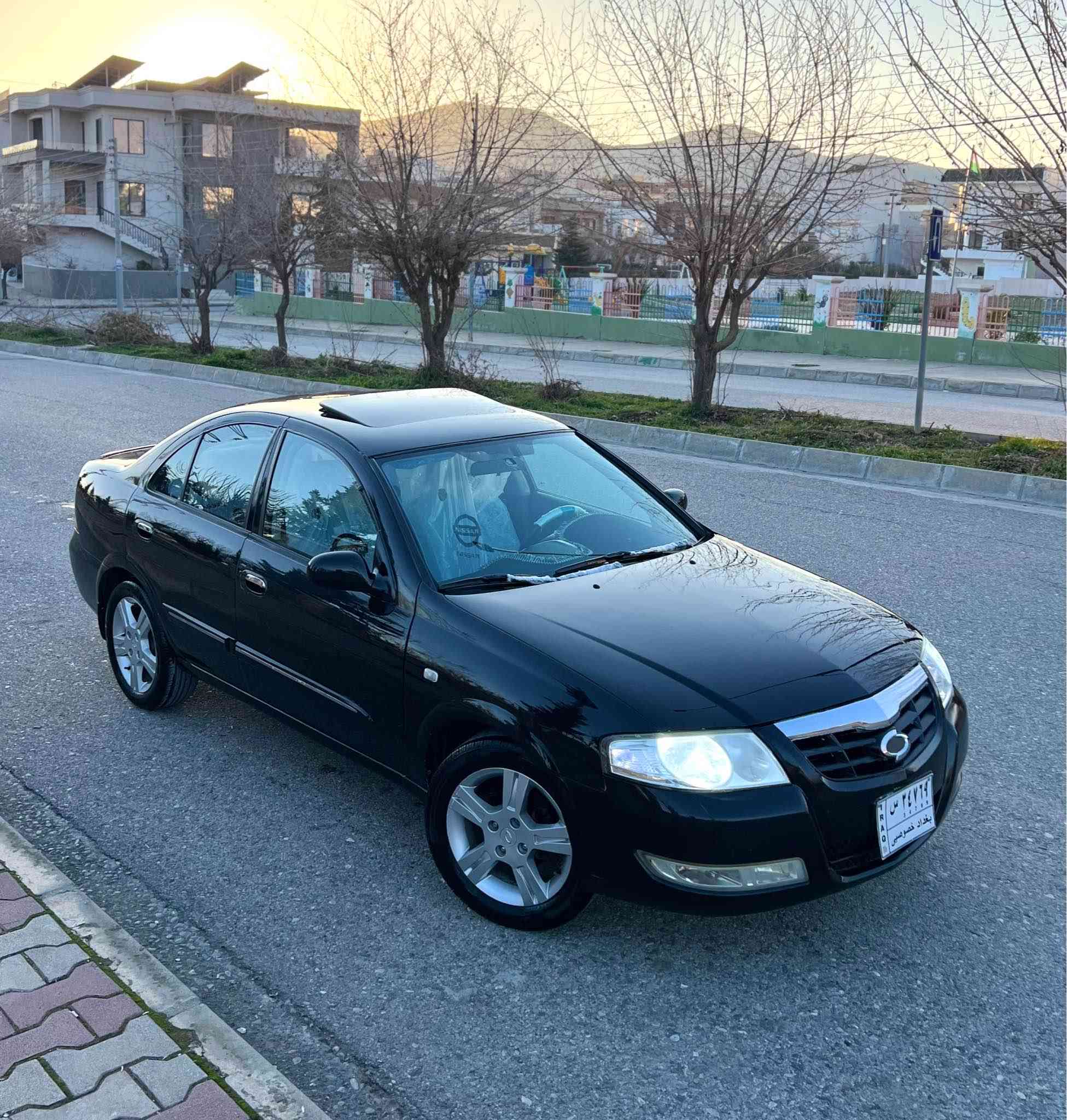 بسم الله الرحمن الرحيم(***********)
Nissan Sunny Samsung 2006
سەیارەکە بڕاوەی دوبەیە بێ رەقەمە مەدەنی بەشەرت
نیسان سەنی سامسۆنگ ٢٠٠٦ فول فول مواسفات
سڵایت کوشن جڵد ئاوێنە کارەبایی و شەفت
تەبرید لەمس سویچ کۆنترۆڵ ویل گەورە 
سەیارەکە هی ماڵانە ١ دینار مەسرەفی تێدا نییە
تایەی تازەیە تەقە و رەقەی نییە هەموو گیانی بەشەرت
سەقفی بۆیاغ نیە چاڵ و قوپاوی هیچ بەگیانیەوە نییە
دەحم و لێدرانی نییە گێر و مەکینەی لۆکە بەشەرت
تەبرید سارد و گەرم و برێک و کارەبایی بەشەرت
بۆ سەیارەکە پرسیار مەکە هەموو شتێک وەک خۆی نوسراوە
سعری ٥٣ کەمیک مەجال مشتەری تەلەفون بکە
شوێن ڕانیە *********** ڤایبەر و واتسئاپی لەسەرە رانية, السليمانية
