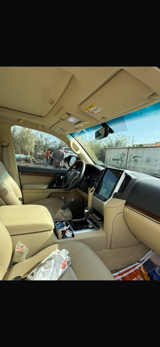 السلام عليكم
لاندكروزر V8 للبيع موديل 2016
السيارة نظيفة جداً بيها صبغ قليل 
مكان السيارة بغداد
سعر السيارة/ $430
للتواصل على الرقم اني مكلف غير متواجد على الفيس 
الرقم /***********
