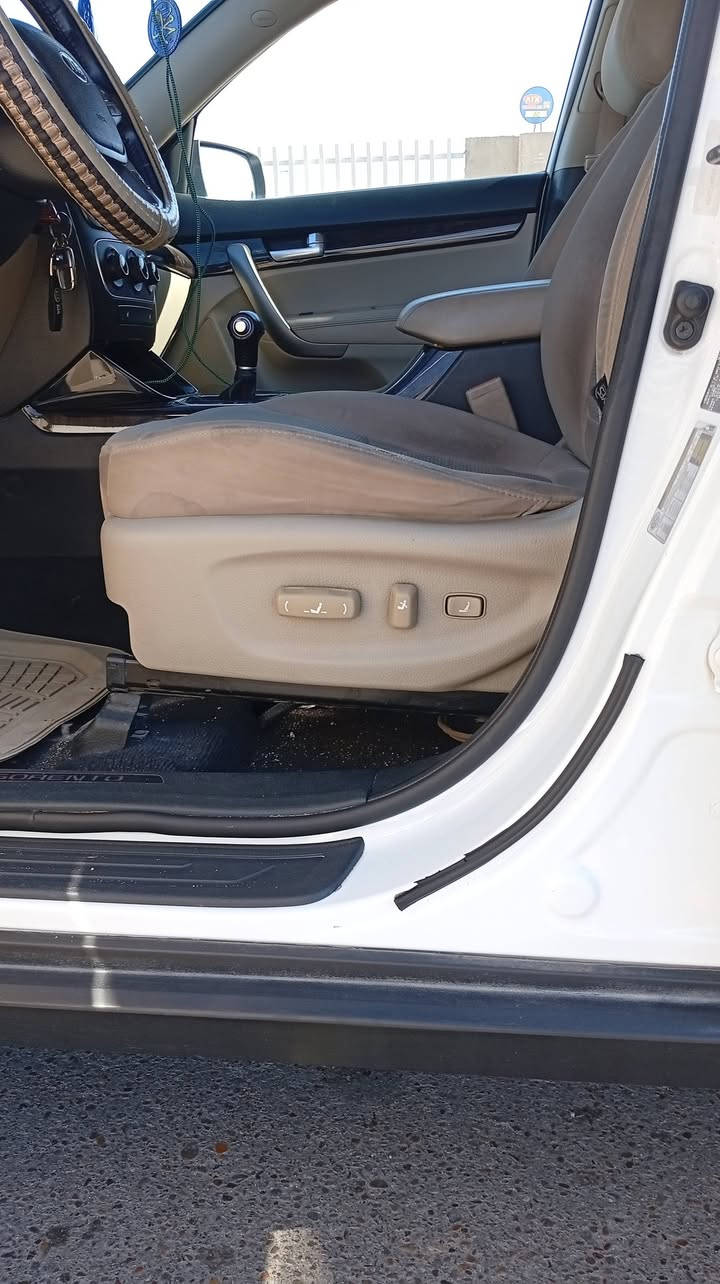 سلام عليكم سورنتو 2014 وارد امريكي مكينا سته سلندر 6 كير ومكينا ما مفتوحات  مصفات معروفه تحكمات سترن تفه بلكشنات برد خلفيه اشاره بل مري موصفات بيه هواي ماشييه 122رقم بغداد مشروع وطني ابسمي سياره تحويل ثانيوم مكان سياره كربلاء امن داخلي سعر 165وبيه مجال ***********
