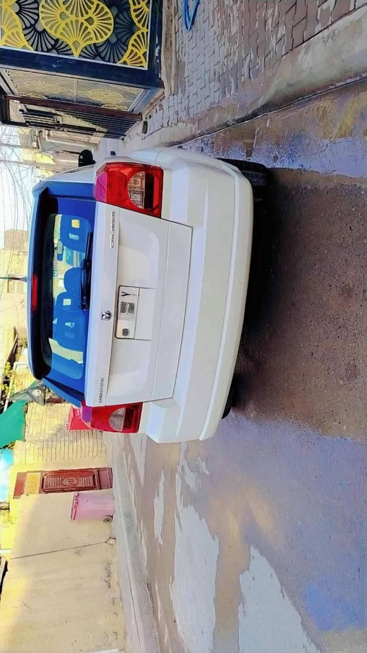 خليجي مكفولة من ضربة وصبغ
بس بارد قليل بالباب ماشيه ميه واربعه وتلاثين سنويه بأسمي رقم بغداد كهربائيات كلها بلادية محرك گير مكفولات 
مكانها حي اور .. الرقم ***********  السعر 68
