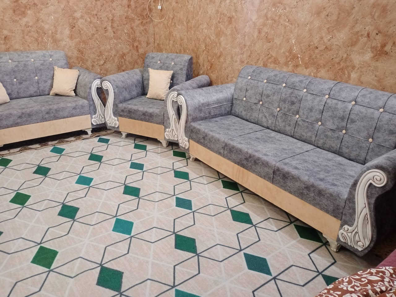 تخم 10مقاعد جديد كلش اي ضررمابي نضيف جد سعره 240يوجد توصيل داخل كربلاء ***********
