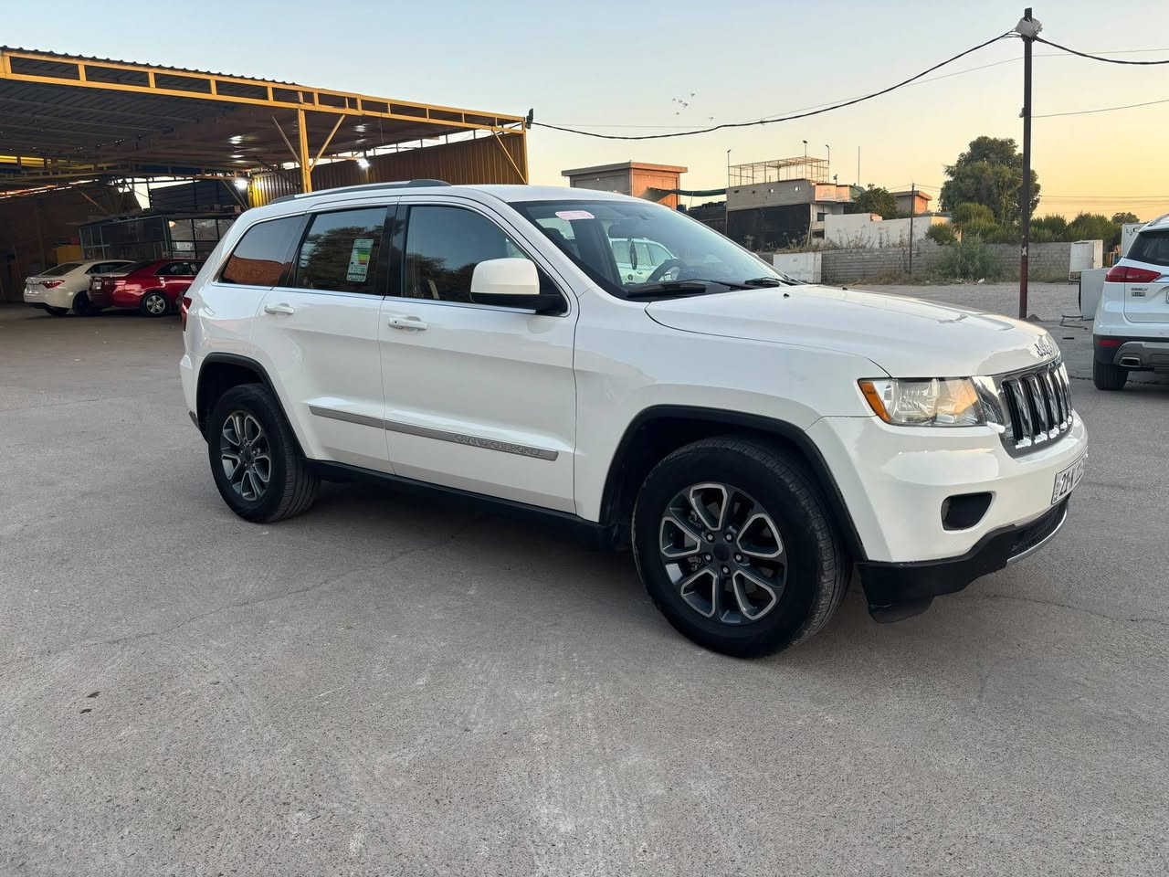 Jeep Laredo 
2012
نظيفه مال بيت شاشه 
بصمه (دخول بصمه )
كامره خلفي لون ابيض 
حساس خلفي
 6 سلندر كير محرك بشر
رقم وسنويه جديده كامل بسمي رقم سليمانية 
[*********** ، *********** ] رقم صاحب سياره استفسار خابر رقم ماموجود على فيس  
سعر (165 )وبيه مجال بسيط
