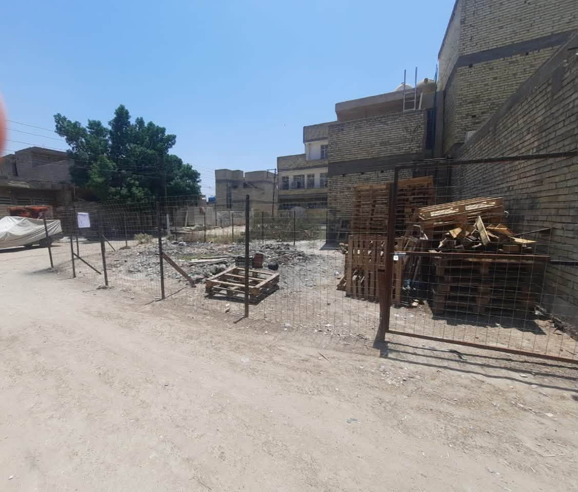 قطعة ارض للبيع
المساحة ١٥٠م. ركن

الواجهة ١٠

النزال ١٥

السريدات المربع الثالث

***********
