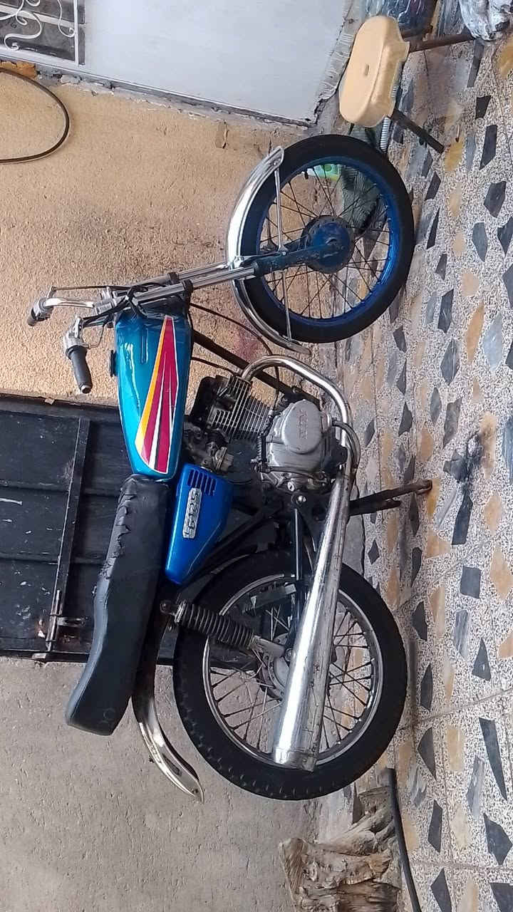 السلام عليكم. نامه بوريه ضعيفه دراجه كامله مابيها نقص مكينه حلوه.أدوات   سعر 350 بيها مجال *********** عنوان البصره القديمه
