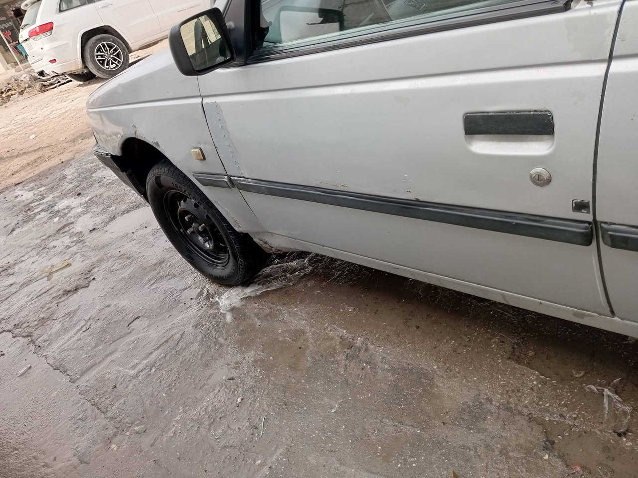 السلام عليكم للبيع بيجو موديل2009رقم بغداد انكليزي سنويه لل2029 بأسمي هزه جديده جامه اماميه جديده زوج  تاير جديد كهربائيات شغاله مكينه خير من الله السعر 27 العنوان بغداد تقاطع درويش التراث ***********
