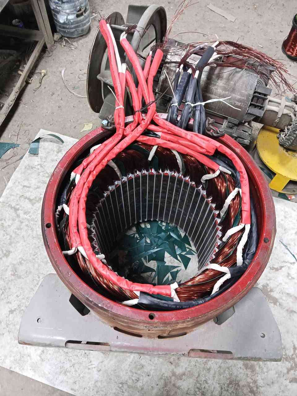 عينوان بغداد عويريج قرب الاقواس
