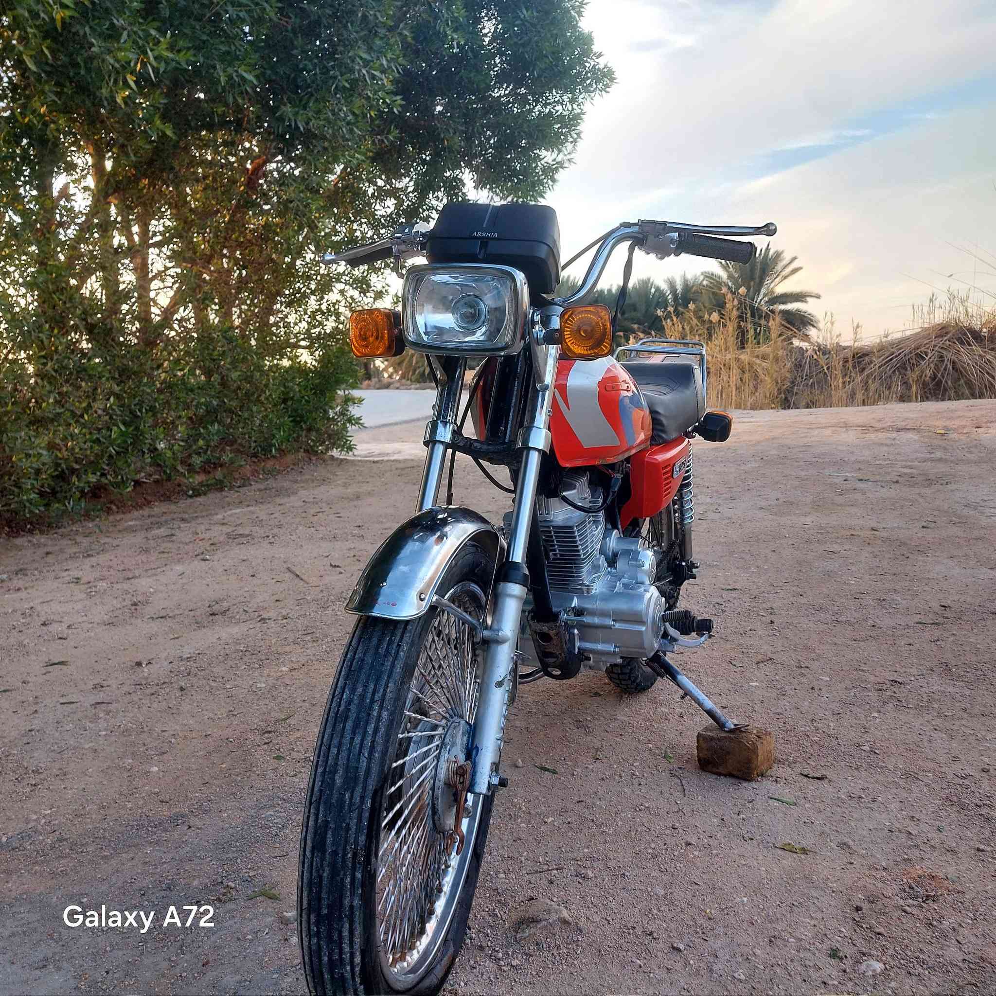 السلام عليكم ارشا 2020 كلك دراجة شوفت عينك ماعايزة برقي كهربايات من الايت للبكلايت مكينة 2020 جمرة السعر 350 وبيها مجال للطيبين ***********مكانها الهلال
