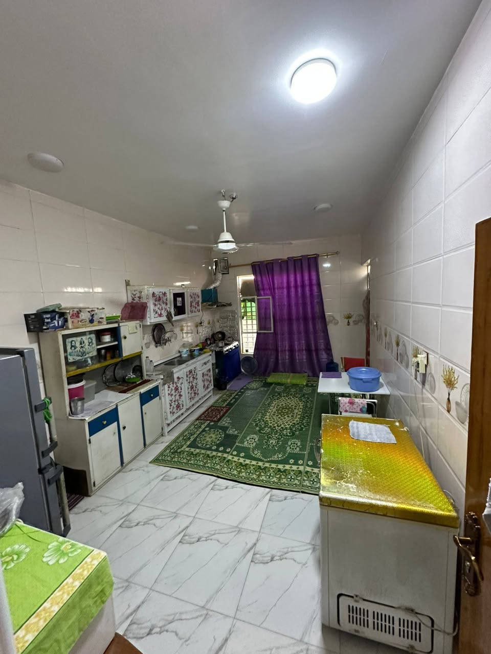 السلام عليكم
دار للبيع ٢٠٠م زراعي سند ٢٥
            البناء طابوك 
غرفتين اسويت 
صاله مطبخ استقبال 
حمامات داخل وخارج 
السعر ٤٥ مليون وبي مجال 
عنوان الدار البراكية شارع المعمل قرب جامع الخزاعل 
مكتب بغداد للعقار ***********
